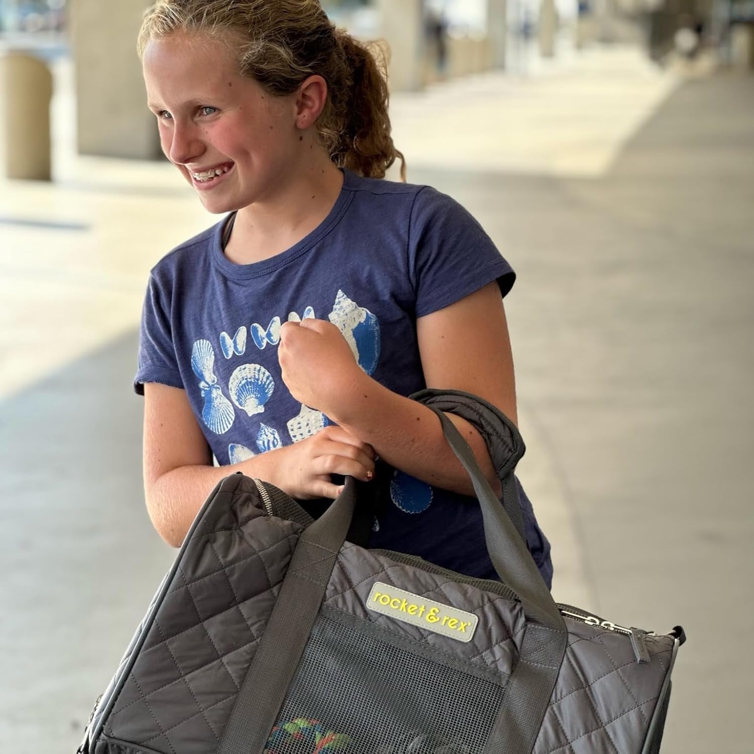 Dog Carrier Airline Approved. Soft-Sided Cat Carrier, Pet Carrier. Everyday Use, Car, Plane Travel. Collapsible, Rigid Frame for Easy Storage.