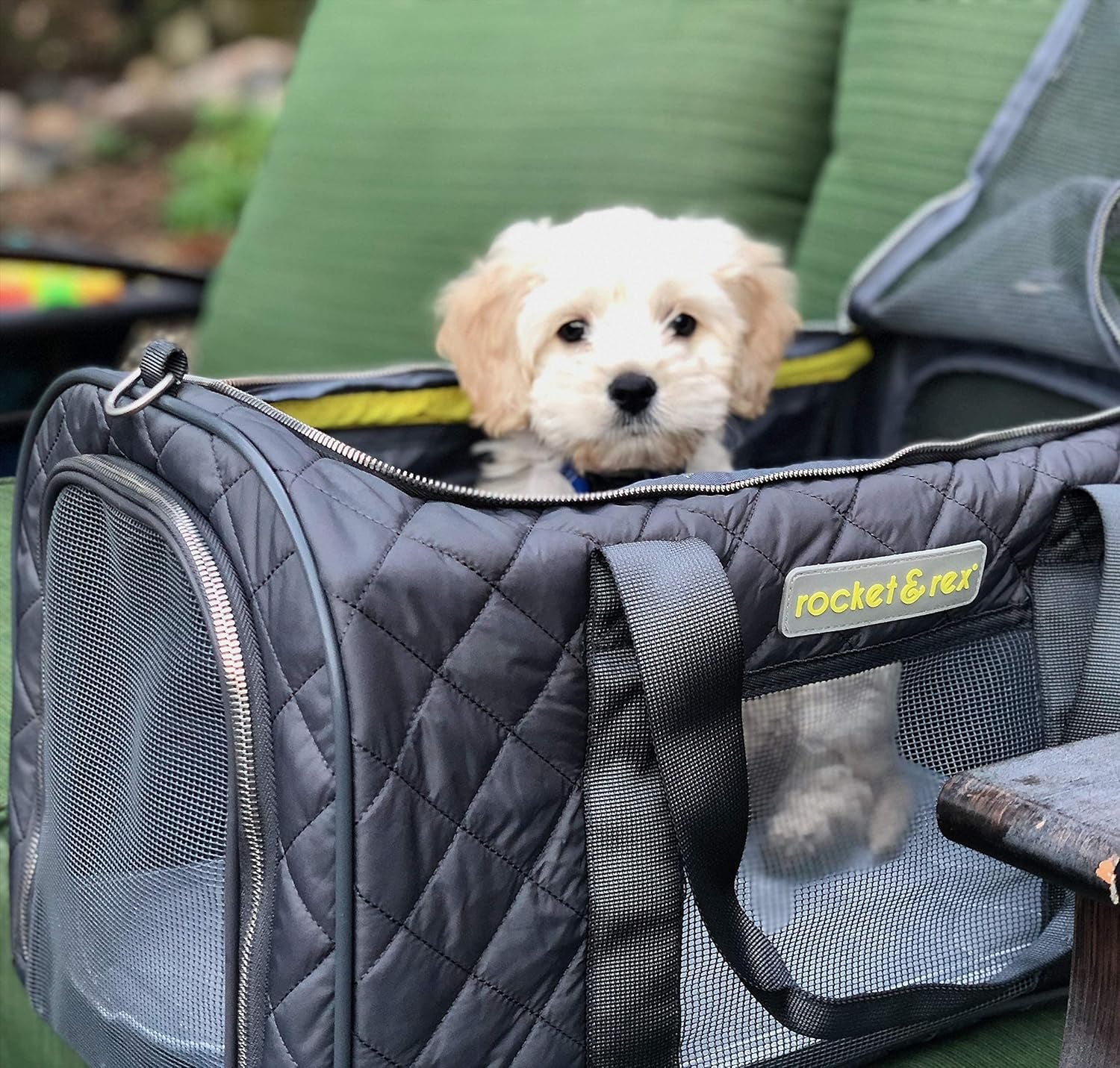 Dog Carrier Airline Approved. Soft-Sided Cat Carrier, Pet Carrier. Everyday Use, Car, Plane Travel. Collapsible, Rigid Frame for Easy Storage.